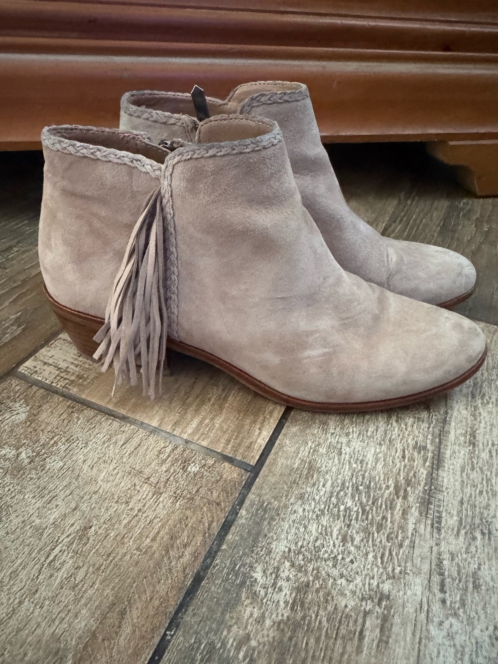 Sam Edelman Suede Tassel Ankle Boots in Light Taupe Size 7.5